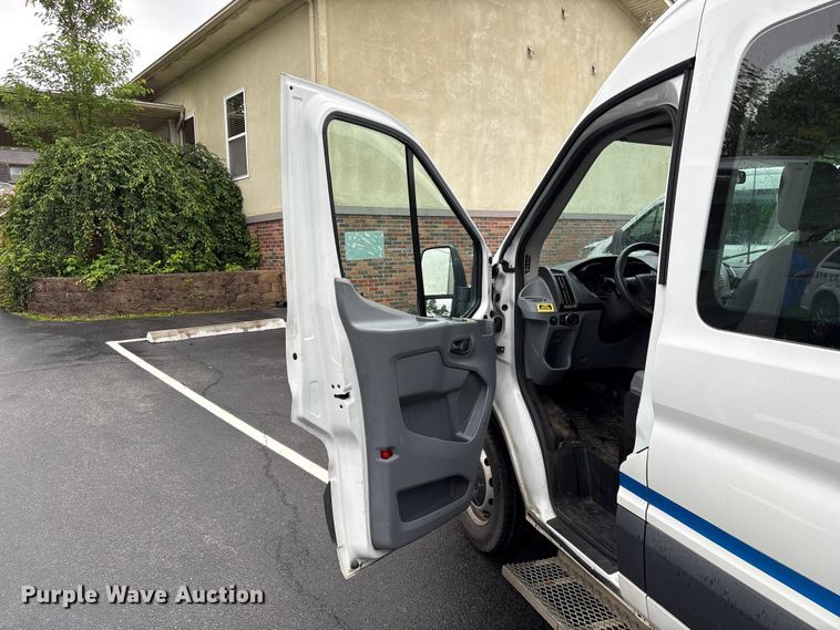 image for item EF1156 2017 Ford Transit 150 van