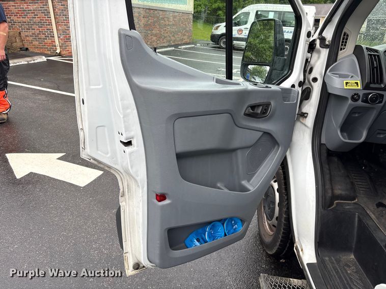 image for item EF1158 2016 Ford Transit 150 van