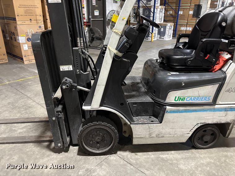 image for item EF1167 2016 UniCarriers CFS40 forklift