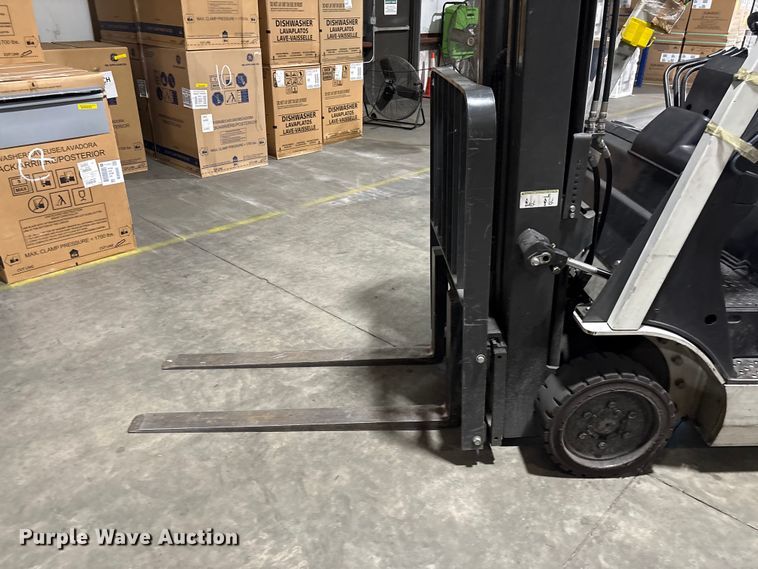 image for item EF1167 2016 UniCarriers CFS40 forklift