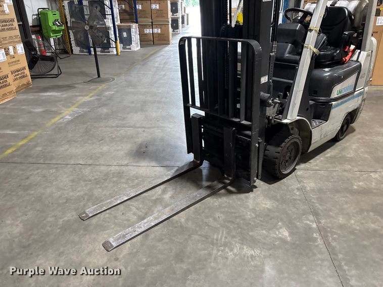image for item EF1167 2016 UniCarriers CFS40 forklift