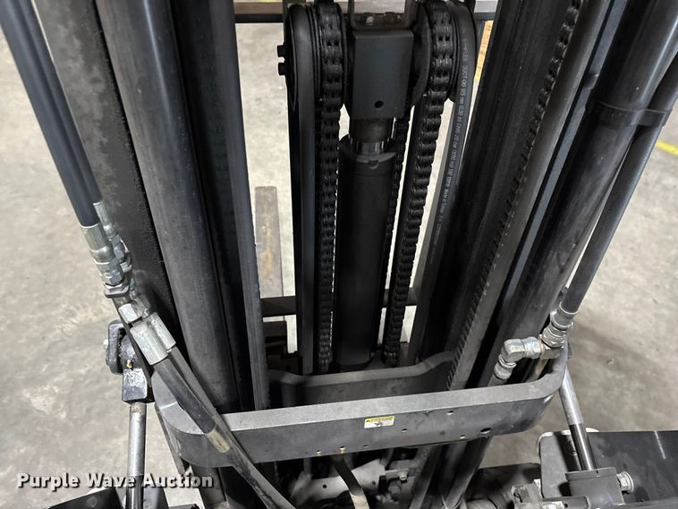 image for item EF1167 2016 UniCarriers CFS40 forklift