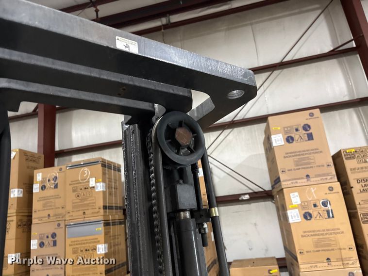 image for item EF1167 2016 UniCarriers CFS40 forklift