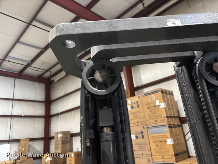 image for item EF1167 2016 UniCarriers CFS40 forklift