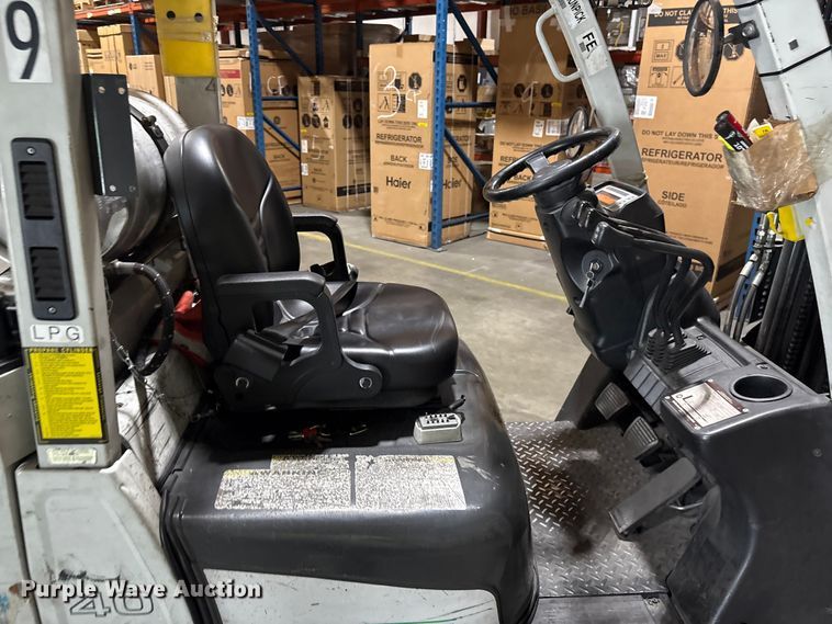 image for item EF1167 2016 UniCarriers CFS40 forklift