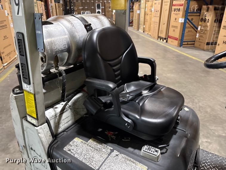 image for item EF1167 2016 UniCarriers CFS40 forklift