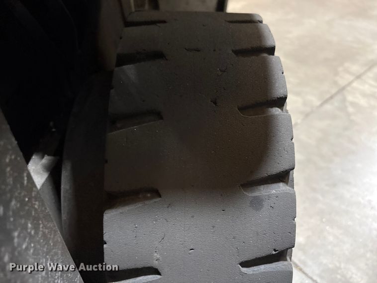 image for item EF1167 2016 UniCarriers CFS40 forklift