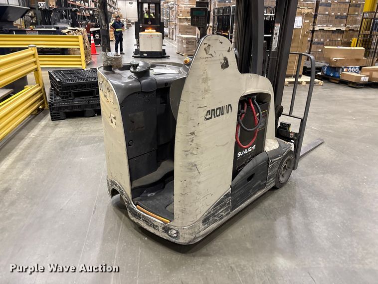 image for item EF1187 2018 Crown RC5545-40 forklift