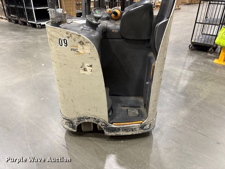image for item EF1187 2018 Crown RC5545-40 forklift