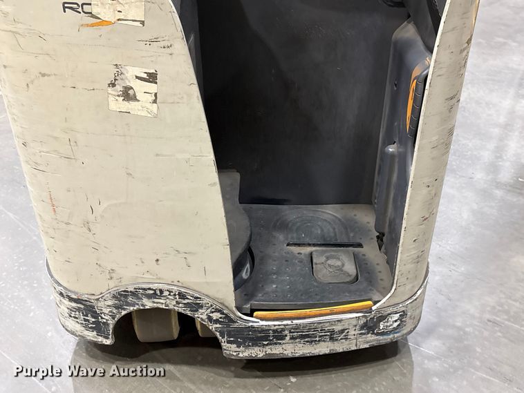 image for item EF1187 2018 Crown RC5545-40 forklift