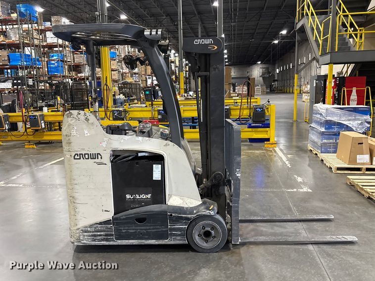 image for item EF1188 2018 Crown RC5545-40 forklift