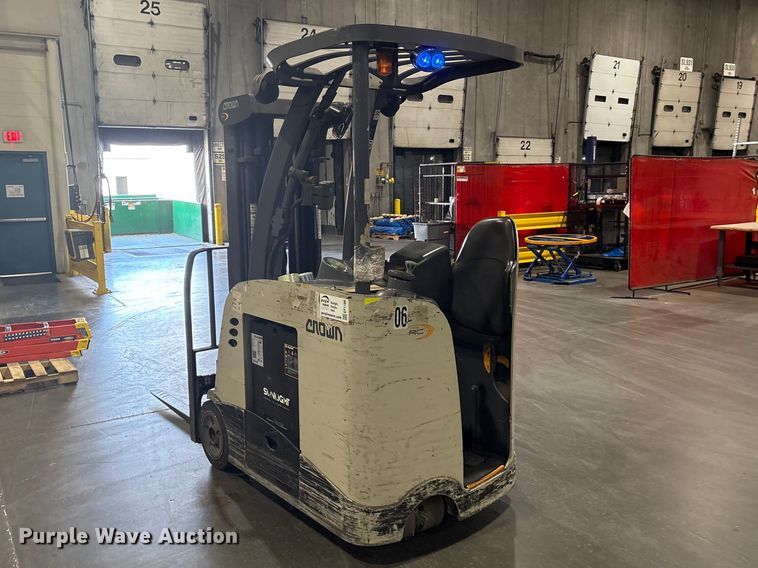image for item EF1188 2018 Crown RC5545-40 forklift