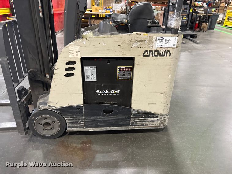 image for item EF1188 2018 Crown RC5545-40 forklift