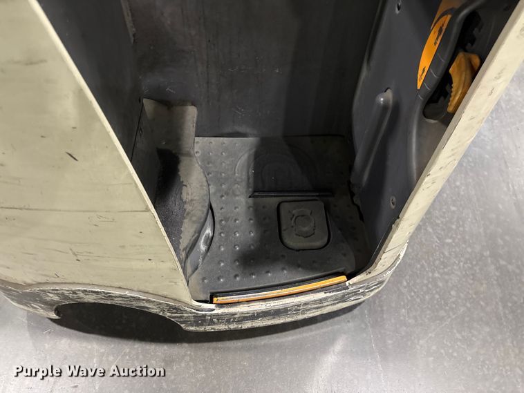 image for item EF1188 2018 Crown RC5545-40 forklift