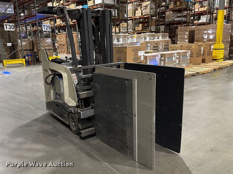 image for item EF1190 2018 Crown RC5545-40 forklift