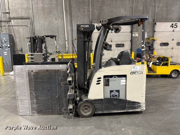 image for item EF1190 2018 Crown RC5545-40 forklift