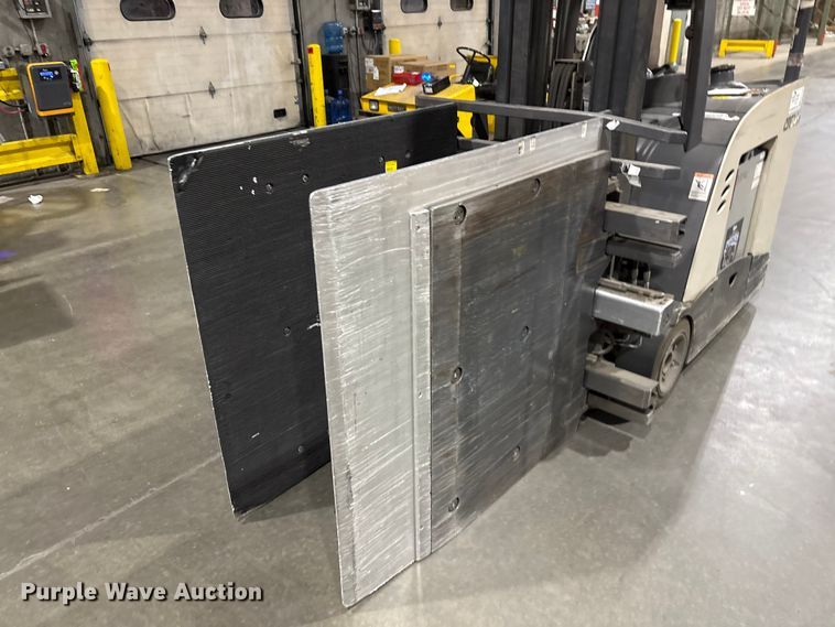 image for item EF1190 2018 Crown RC5545-40 forklift