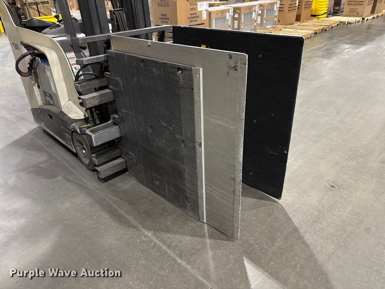 image for item EF1190 2018 Crown RC5545-40 forklift