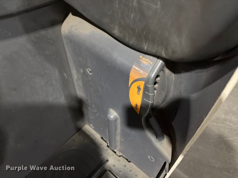 image for item EF1190 2018 Crown RC5545-40 forklift