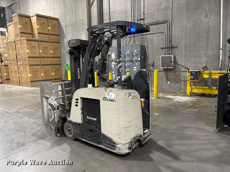 image for item EF1191 2017 Crown RC5545-40 forklift
