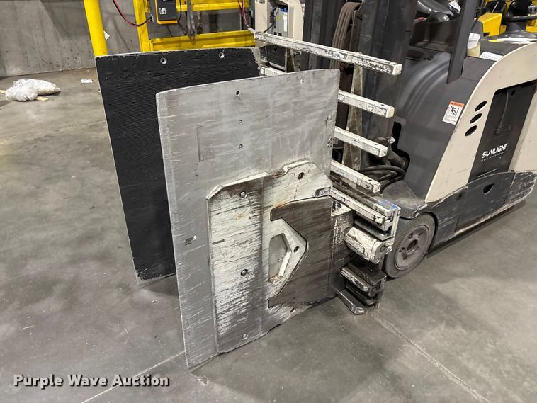 image for item EF1191 2017 Crown RC5545-40 forklift