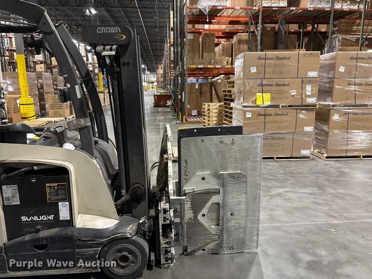 image for item EF1191 2017 Crown RC5545-40 forklift