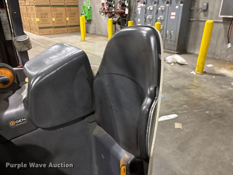 image for item EF1191 2017 Crown RC5545-40 forklift
