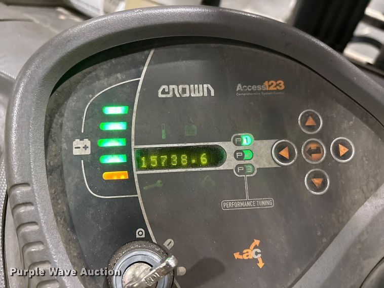 image for item EF1191 2017 Crown RC5545-40 forklift