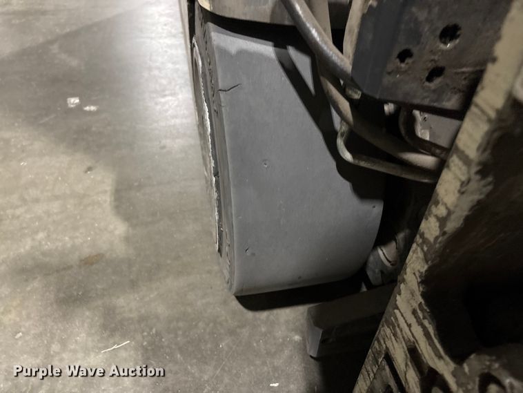 image for item EF1191 2017 Crown RC5545-40 forklift