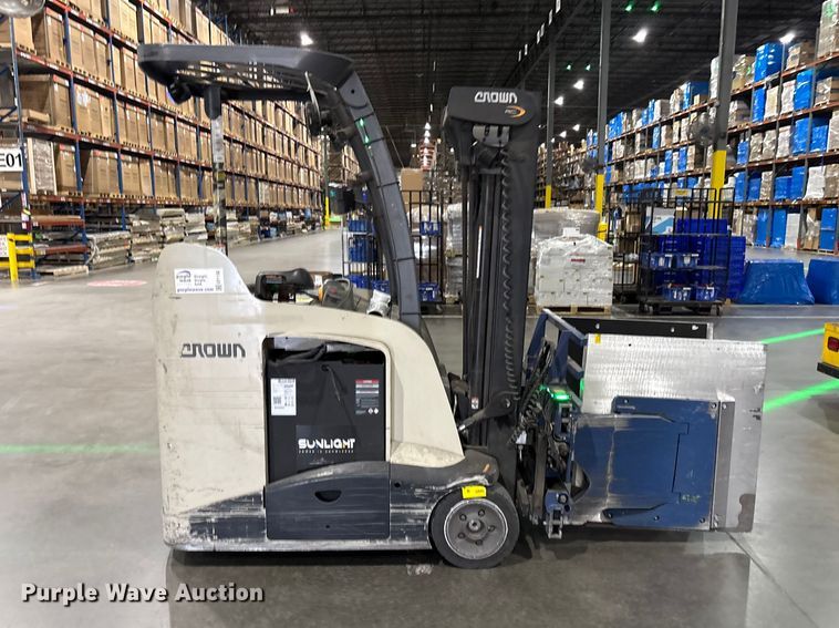 image for item EF1192 2017 Crown RC5545-40 forklift