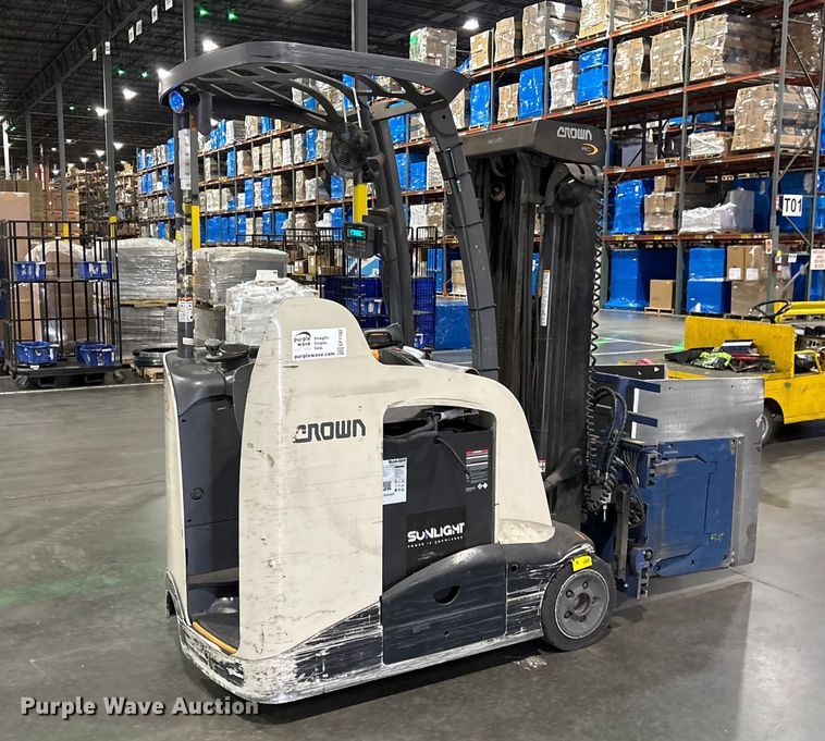 image for item EF1192 2017 Crown RC5545-40 forklift