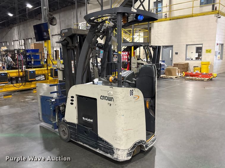 image for item EF1192 2017 Crown RC5545-40 forklift