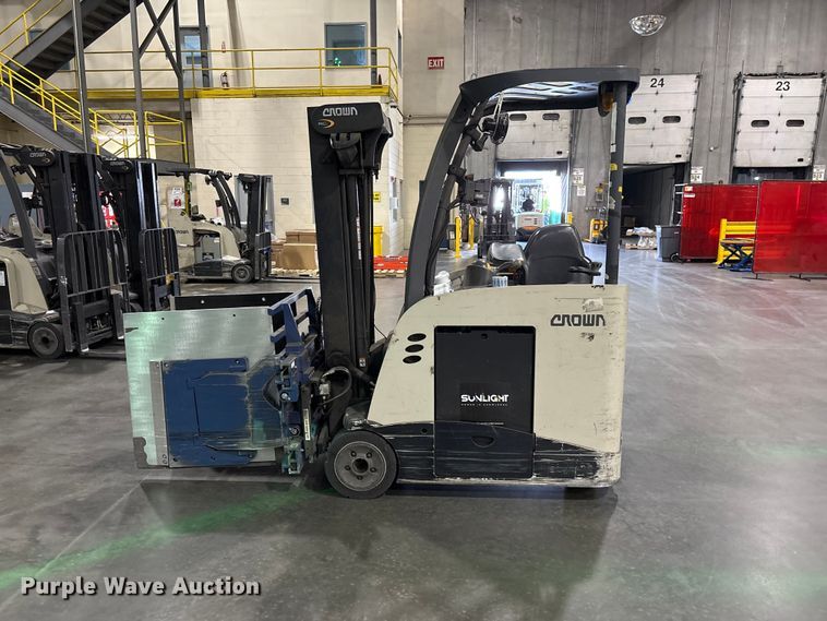 image for item EF1192 2017 Crown RC5545-40 forklift