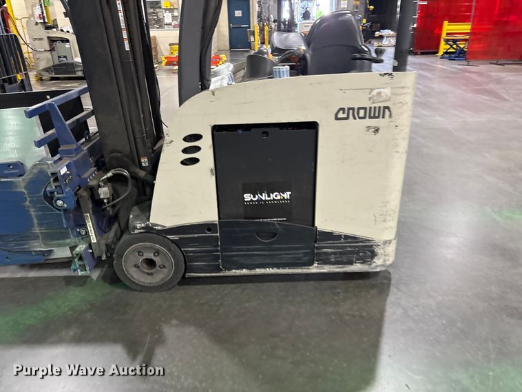 image for item EF1192 2017 Crown RC5545-40 forklift