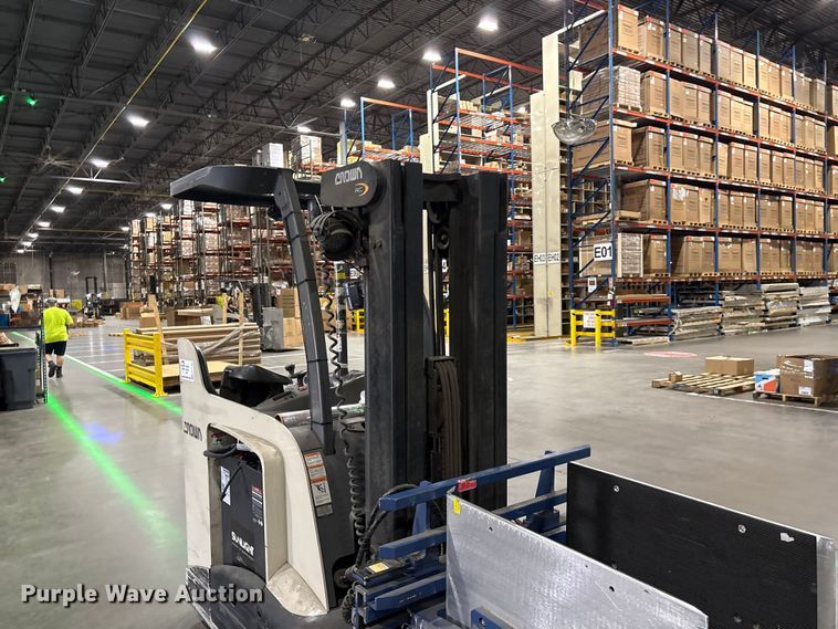image for item EF1192 2017 Crown RC5545-40 forklift