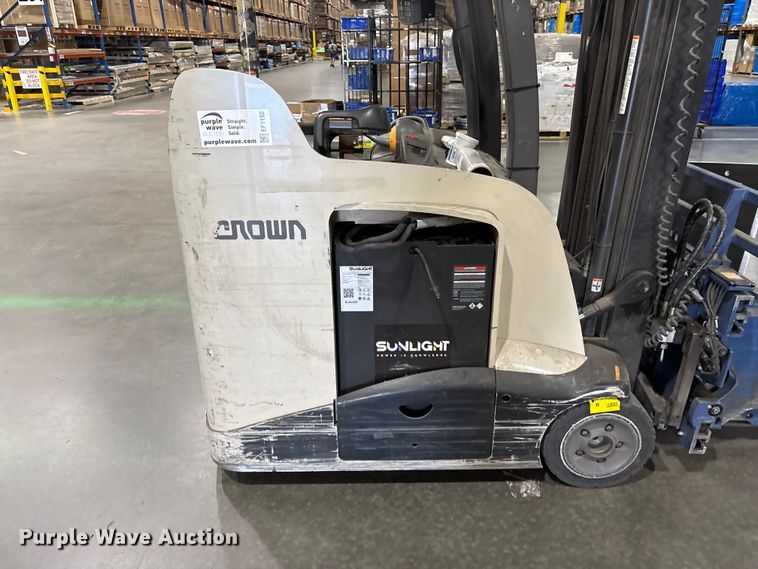 image for item EF1192 2017 Crown RC5545-40 forklift