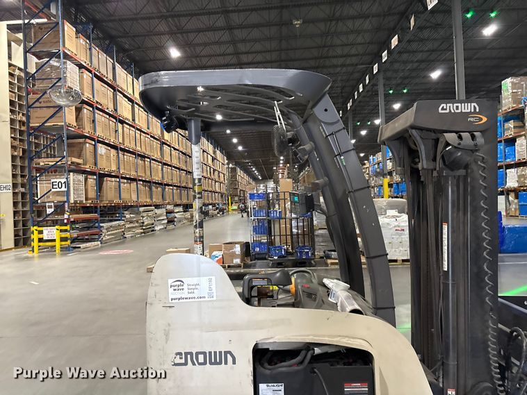 image for item EF1192 2017 Crown RC5545-40 forklift