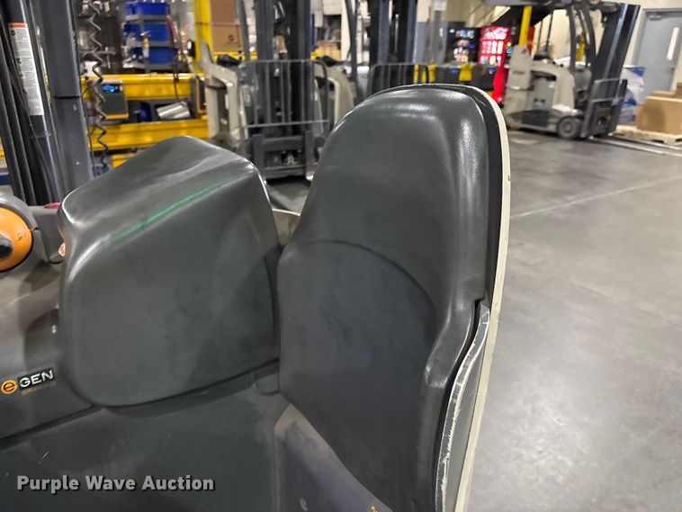 image for item EF1192 2017 Crown RC5545-40 forklift