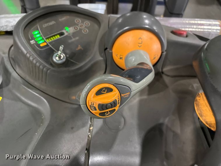 image for item EF1192 2017 Crown RC5545-40 forklift