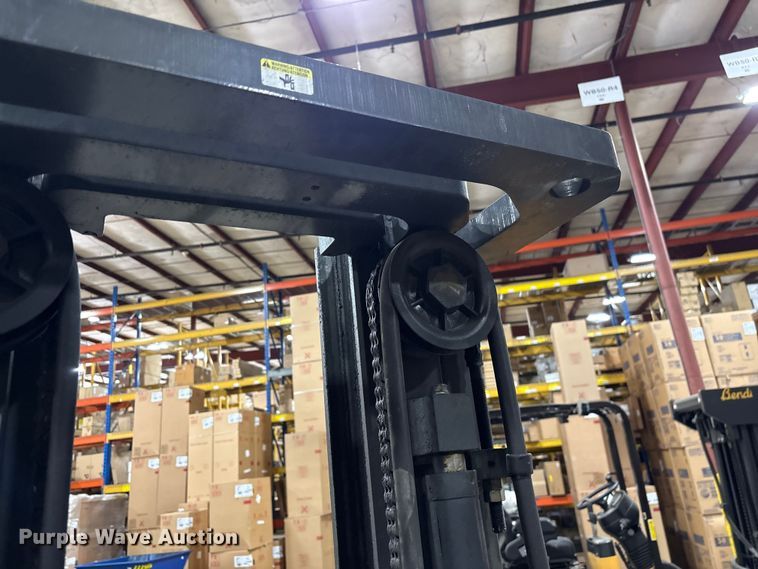 image for item EF1193 2016 UniCarriers CFS40 forklift