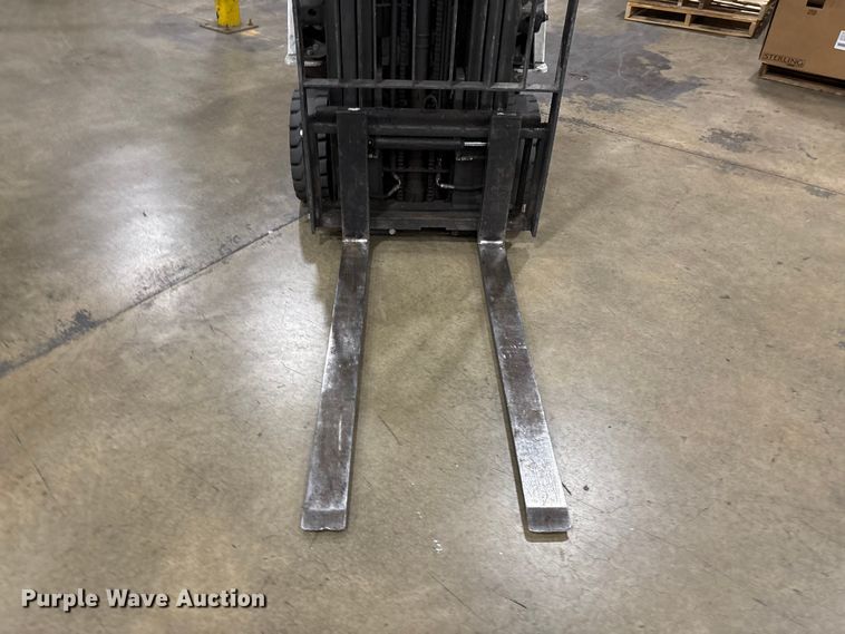 image for item EF1193 2016 UniCarriers CFS40 forklift