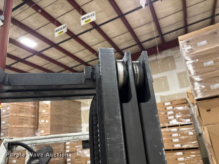 image for item EF1193 2016 UniCarriers CFS40 forklift
