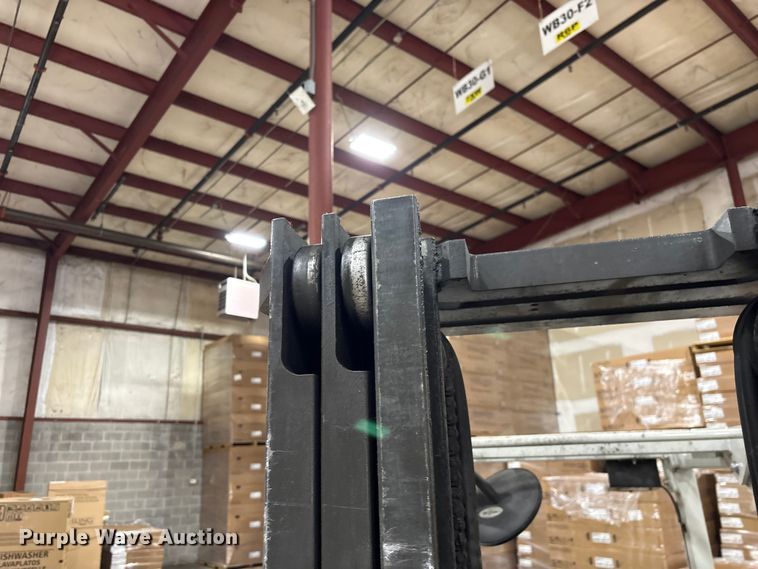 image for item EF1193 2016 UniCarriers CFS40 forklift