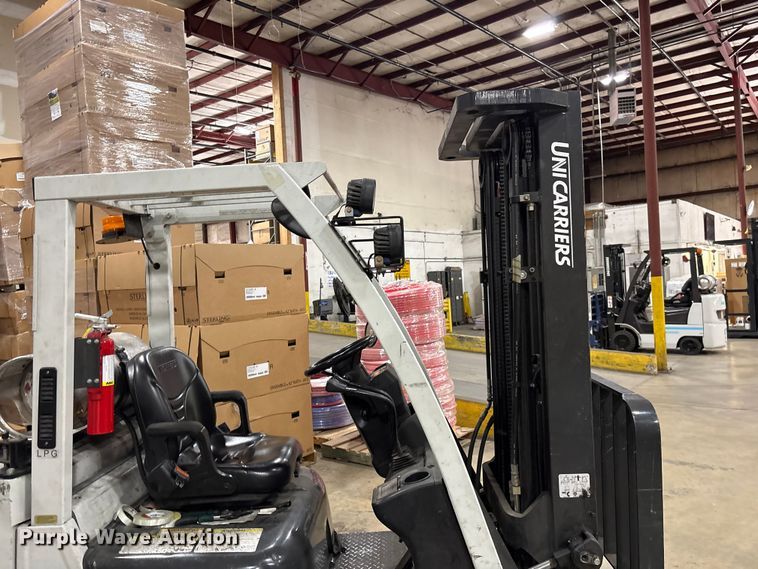 image for item EF1193 2016 UniCarriers CFS40 forklift