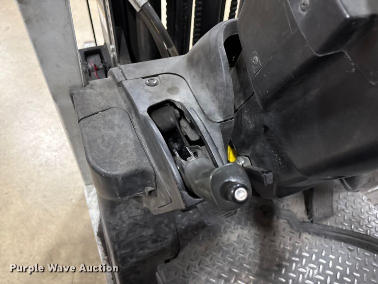 image for item EF1193 2016 UniCarriers CFS40 forklift