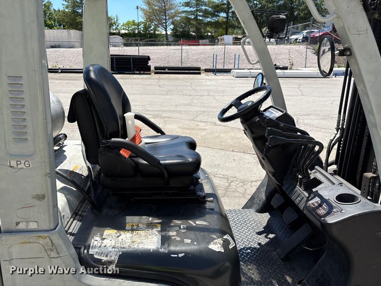 image for item EF1195 2017 UniCarriers PF50 forklift