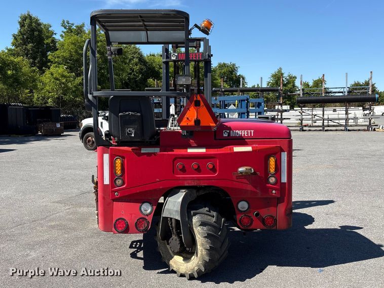 image for item EF1196 2016 Moffett M85502 forklift