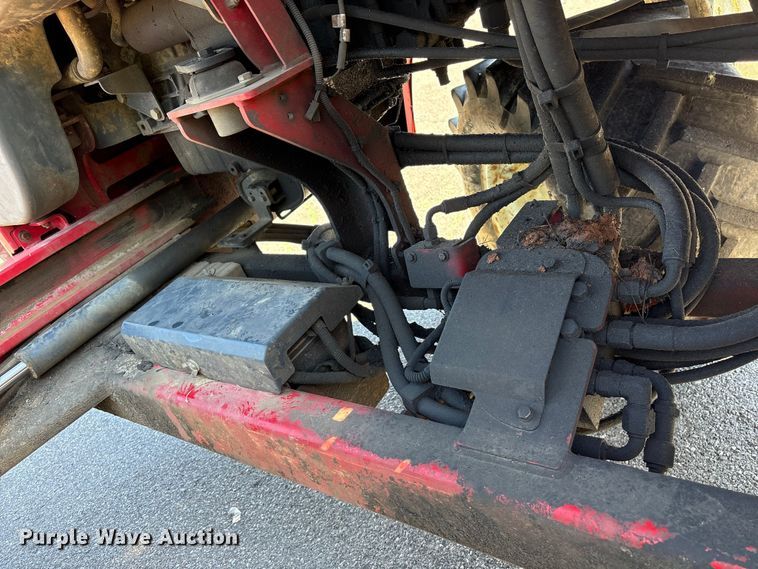 image for item EF1196 2016 Moffett M85502 forklift