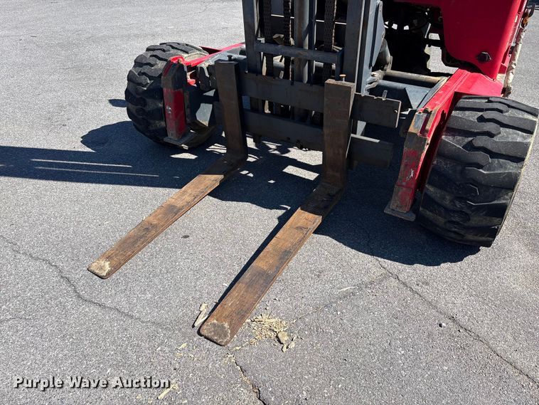 image for item EF1196 2016 Moffett M85502 forklift