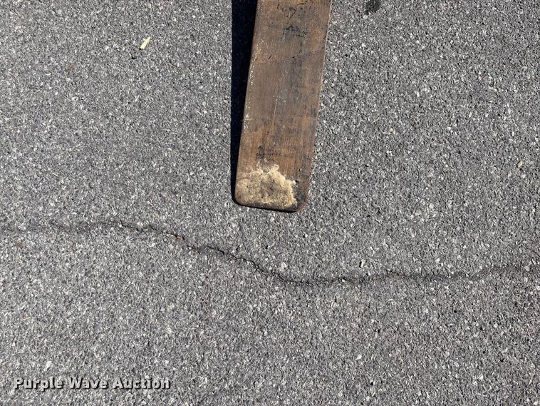 image for item EF1196 2016 Moffett M85502 forklift
